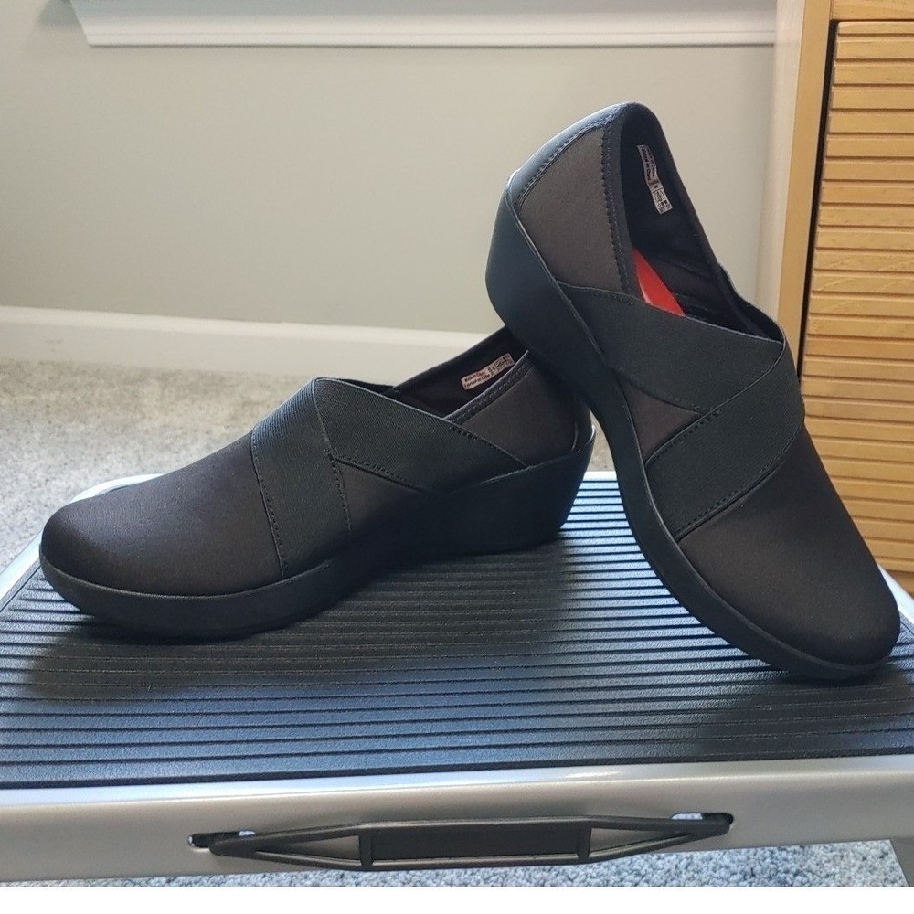 Crocs Shoes Womens 6 Black Busy Day Stretch Wedge Flat Dual Comfort slip on